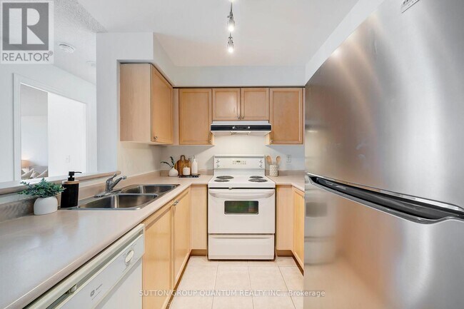 Photo du bâtiment - 2585 Erin Centre Blvd