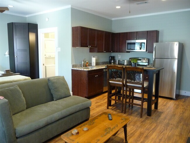 Foto del edificio - 1009 Peden St