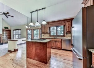 Building Photo - 2851 Riverfront Dr