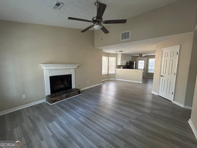 Building Photo - 681 Senoia Rd