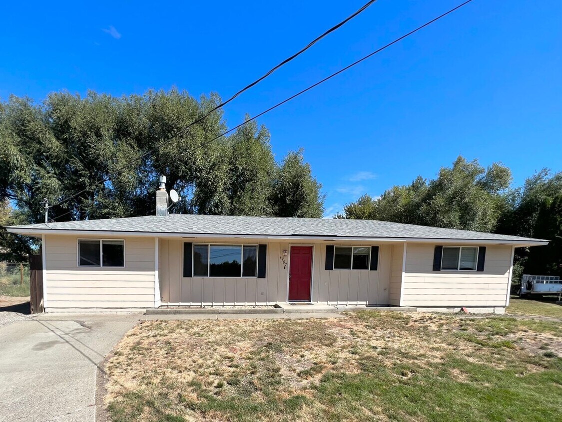 Primary Photo - 4 Bedroom Home in Culdesac near CWU