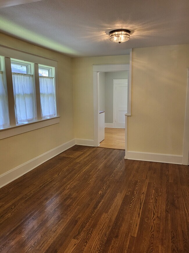 Foto del edificio - 211 W 73rd Terrace