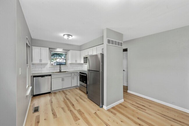 Foto del edificio - 1005 N Keebler Ave