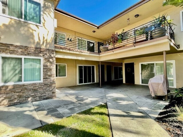 Foto del edificio - 12425 Harris Ave