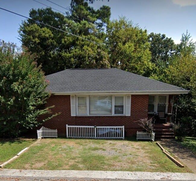 Building Photo - 450 Highland Ave NW