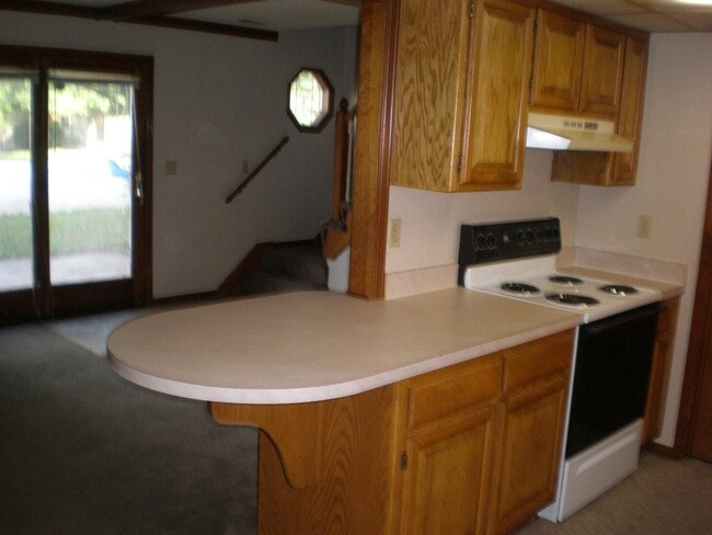Building Photo - 808 NE Ball Dr