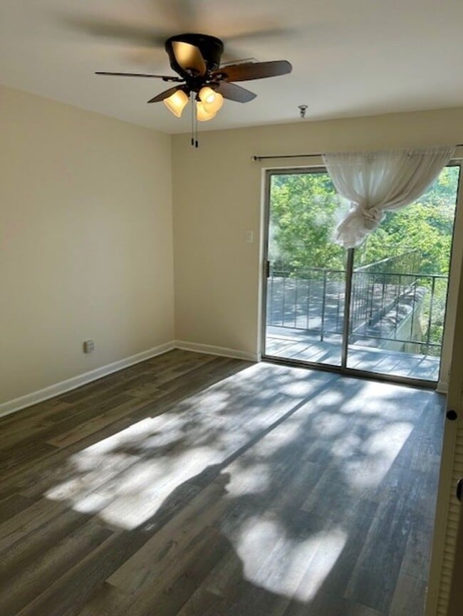 Building Photo - 848 E Boston St