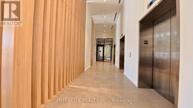 Building Photo - 3009-3009 Novar Rd