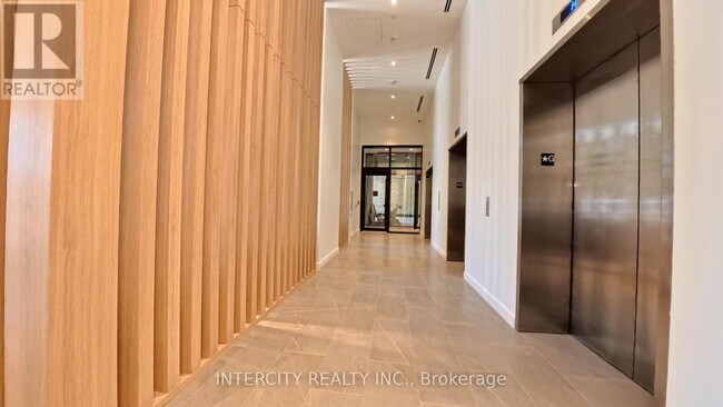Photo du bâtiment - 3009-3009 Novar Rd