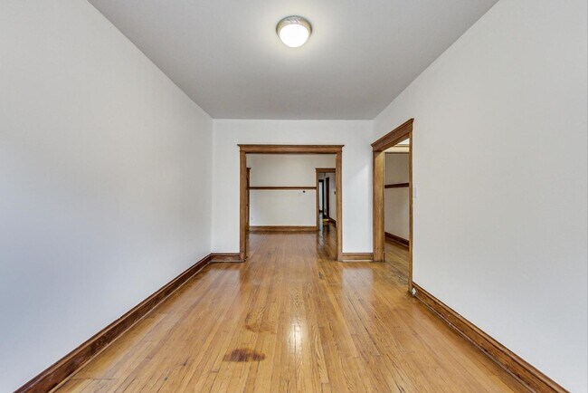 Foto del edificio - 3515 N Wilton Ave