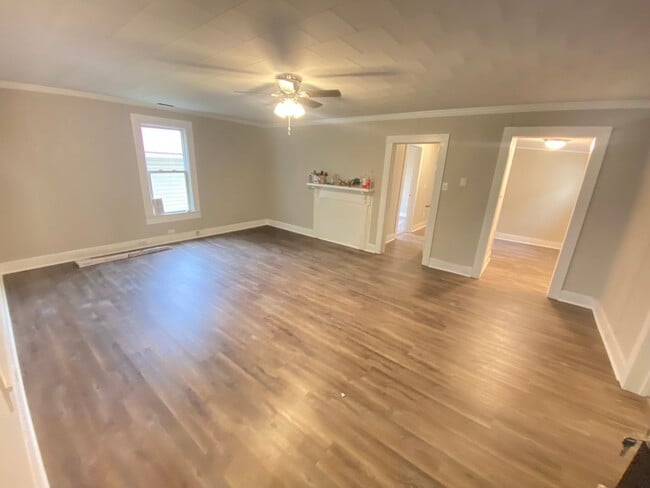 Foto del edificio - Fully Renovated 2bd/1ba House close to Downtown & I77