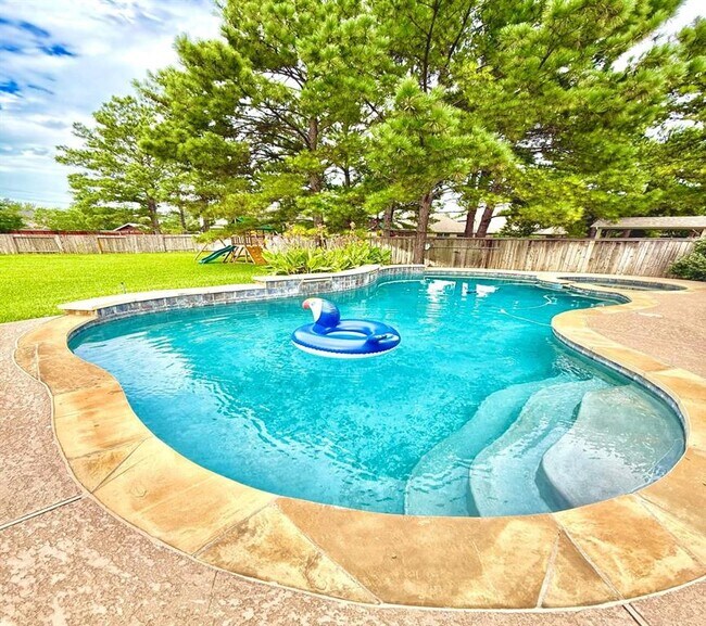 Foto del edificio - 95 Sagamore Ridge Pl