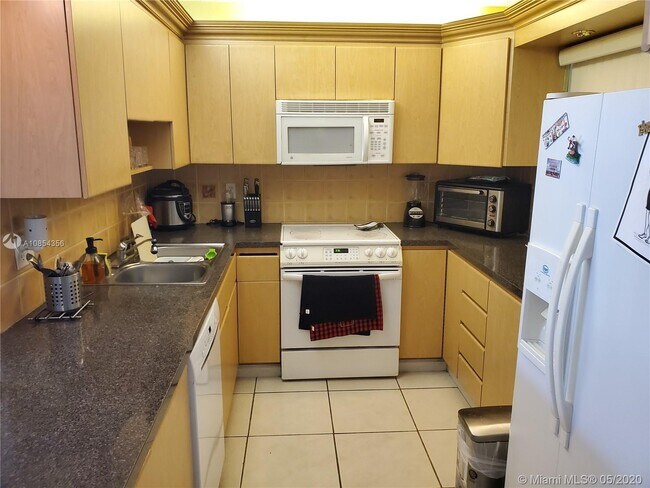 Building Photo - 17000 NW 67th Ave