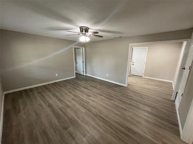 Building Photo - 9623 Laneyvale Ave