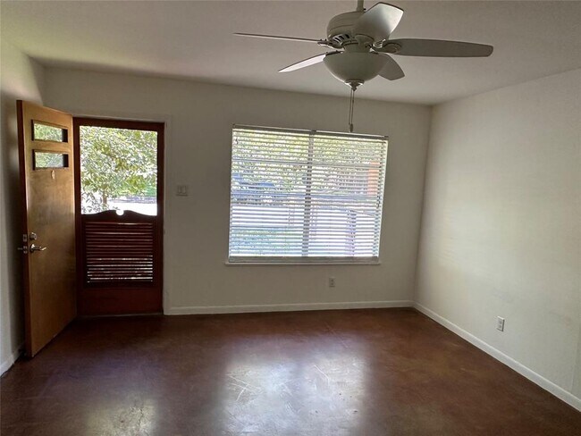 Foto del edificio - 4503 Clawson Rd