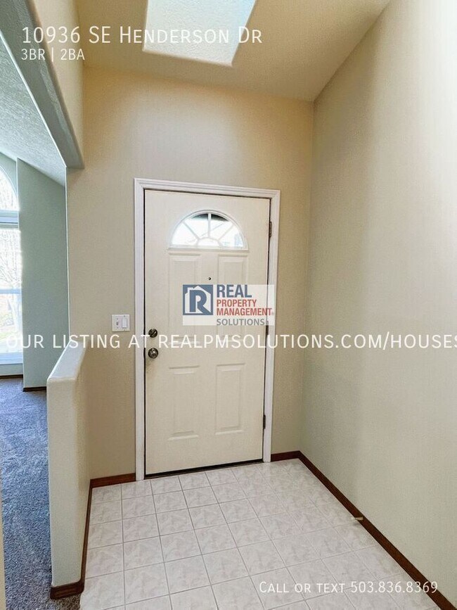 Building Photo - 10936 SE Henderson Dr