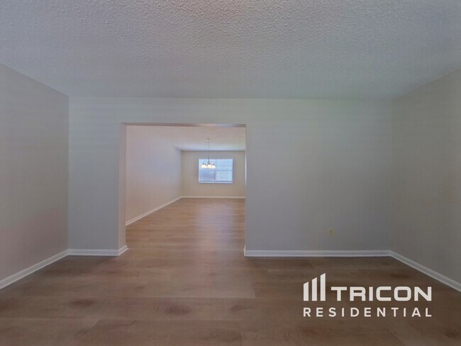 Building Photo - 210 Glen Rose Cir