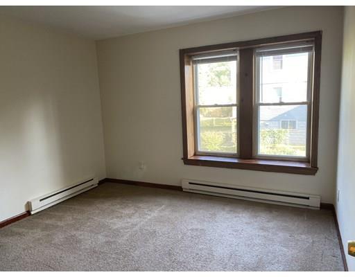 Building Photo - 28 Rapalus St