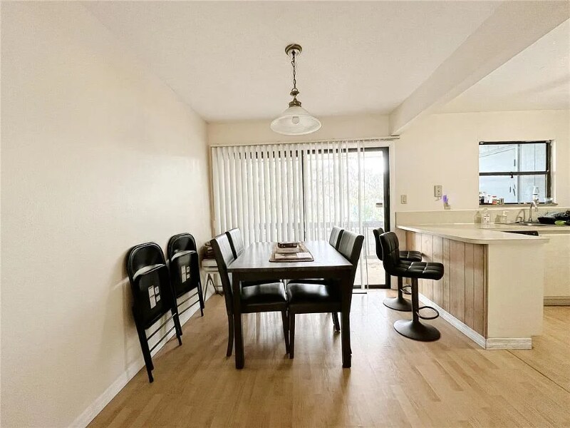 Foto principal - 2811 SW Archer Rd