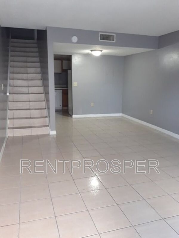 Building Photo - 4269 S. Semoran Blvd