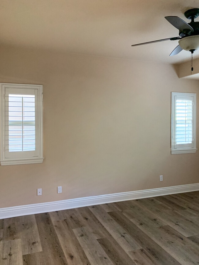 Foto del edificio - 2220 Vanderbilt Ln