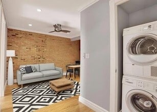 Building Photo - 424 E 9th St