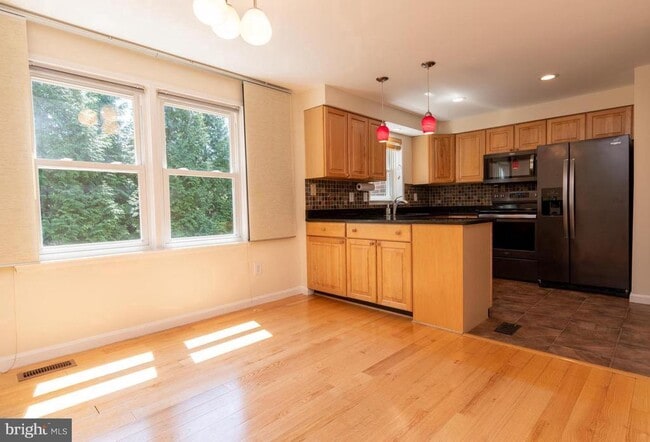 Foto del edificio - 13205 Black Walnut Ct