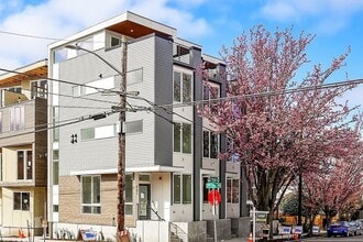 Building Photo - 447 NE 73rd St