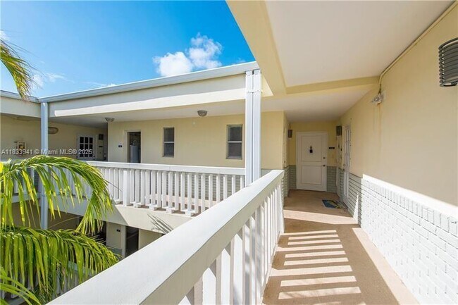Foto del edificio - 2420 SE 17th St