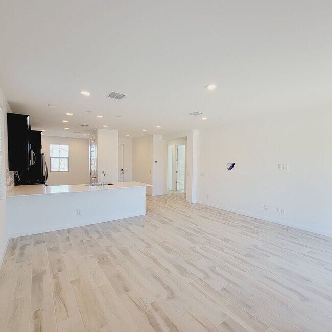Building Photo - 24766 N 170th Ln - New Build! Amazing loca...