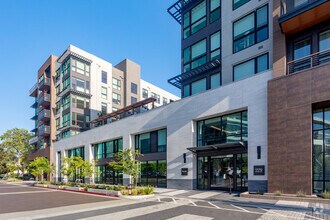 Building Photo - Avelle