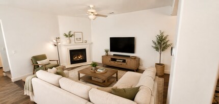 Building Photo - 2043 Catalina Dr