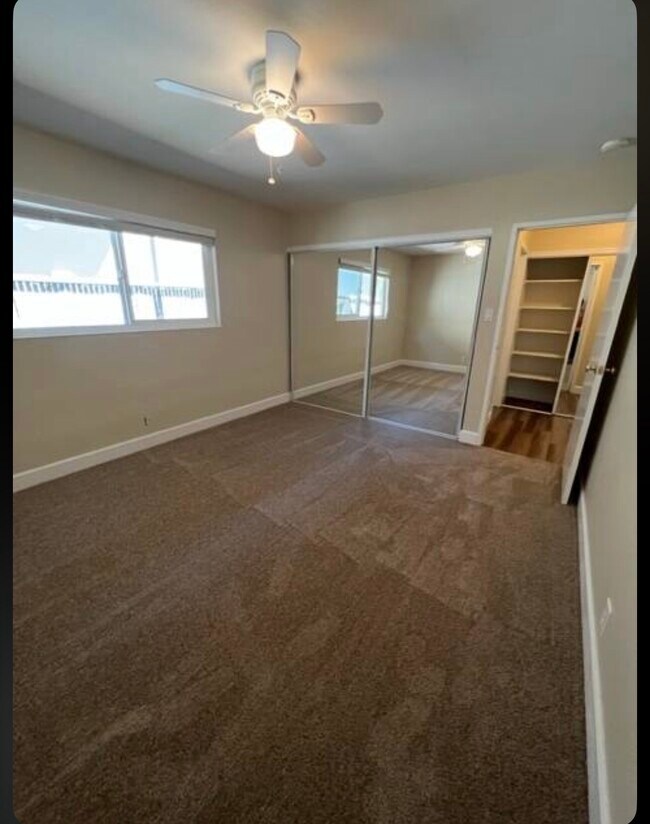 Foto del edificio - 2555 Sir Francis Drake Blvd