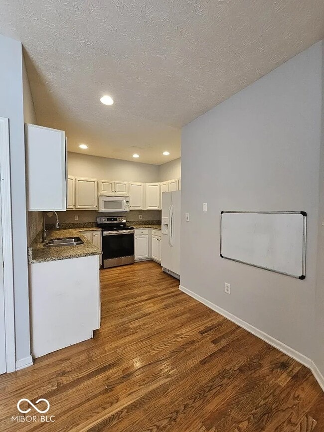 Building Photo - 5757 Spruce Knoll Ct