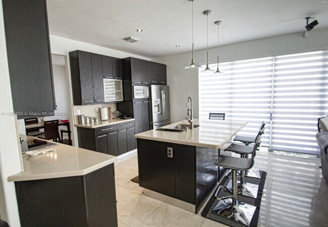 Foto del edificio - 7421 NW 112th Plz