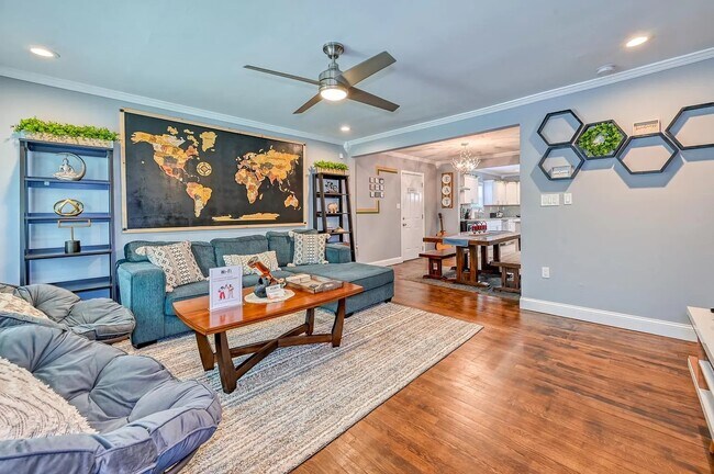 Living Room - 2617 Ivydale Dr SW
