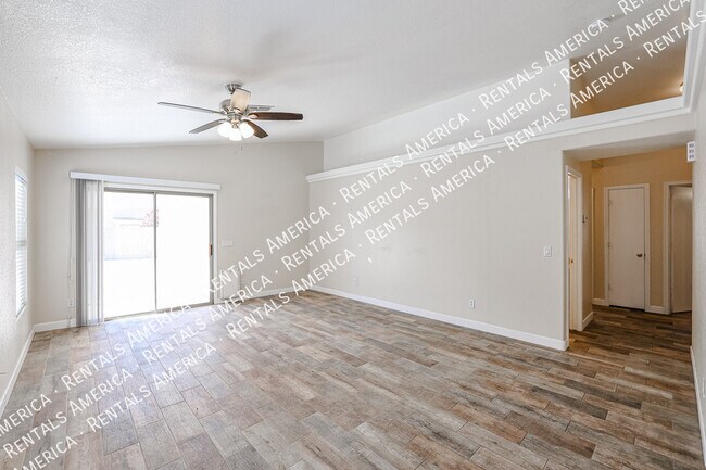 Foto del edificio - 13009 W Redfield Rd