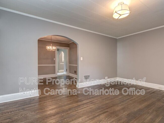 Foto del edificio - 1321 Pinecrest Ave