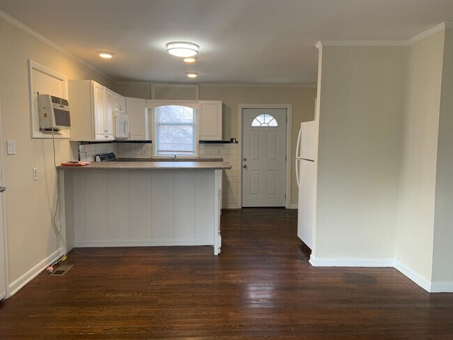 Foto del edificio - Two Bedroom Duplex for Rent!