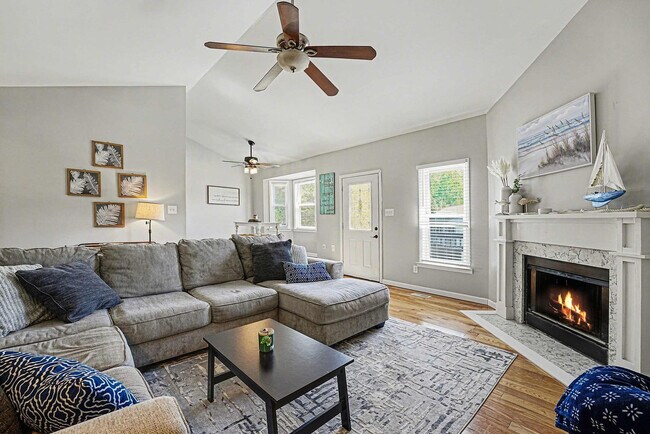 Foto del edificio - 1028 Forest Glen Dr