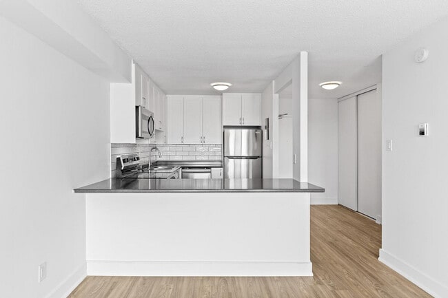 Building Photo - Langs Apartments