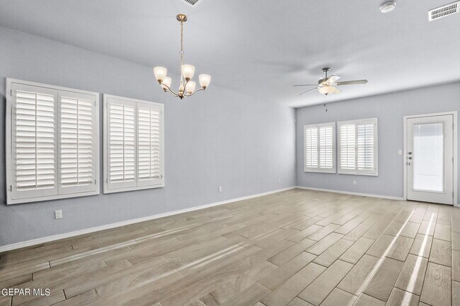 Building Photo - 1021 Ultrastar Pl
