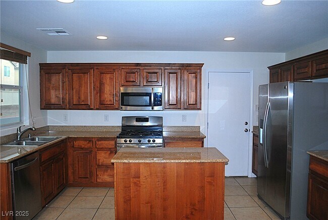 Foto del edificio - 9037 W Victor Creek Ave