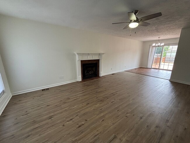 Building Photo - Spacious 4 Bed, 2.5 Bath Home for Rent!