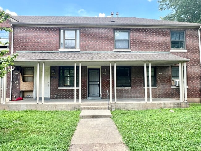 Photo - 39 College Ct Townhome
