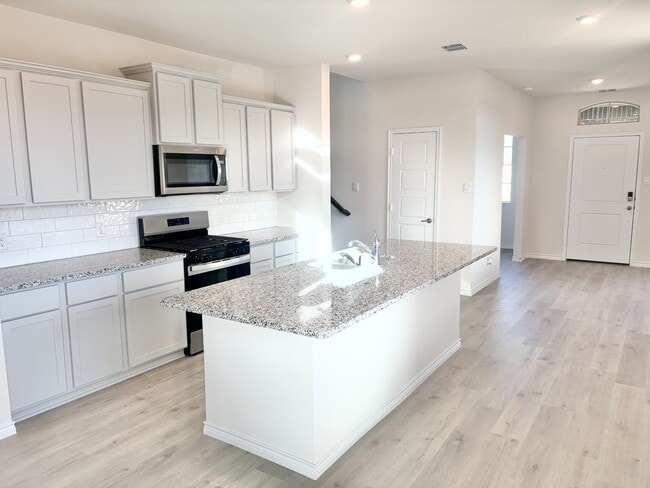 Foto del edificio - 2700 Gladewater Rd