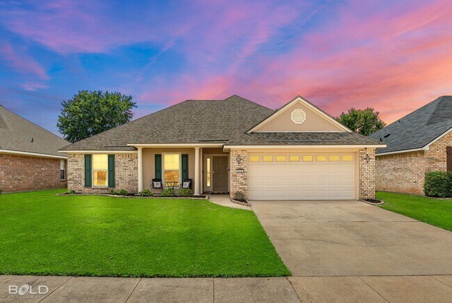 Foto del edificio - Check Out this 4 bed 2 bath