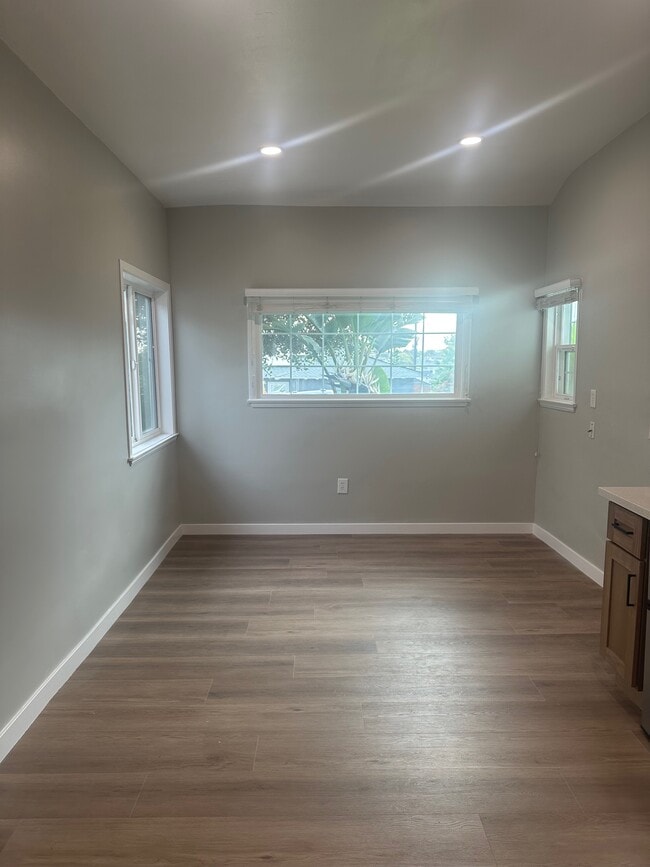 Building Photo - 931 Hillcrest St