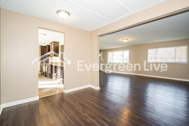 Building Photo - 7414 Cedar Knolls Dr