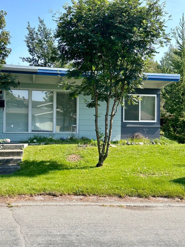 Foto principal - 1752 W 11th Ave